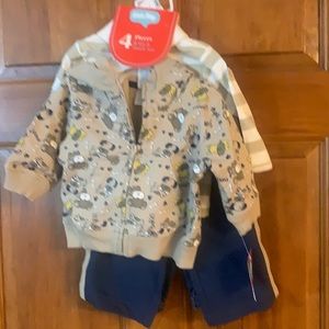New Kids Play 4 Pieces Set NB  Boy NWT